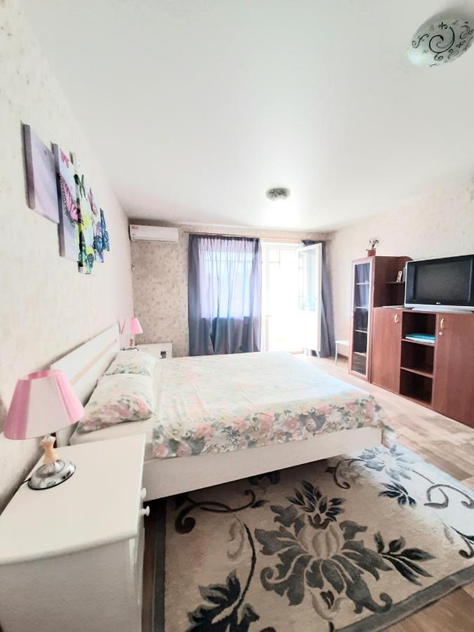 Apartmán 1 Комнатная На Позняках Kyjev Exteriér fotografie